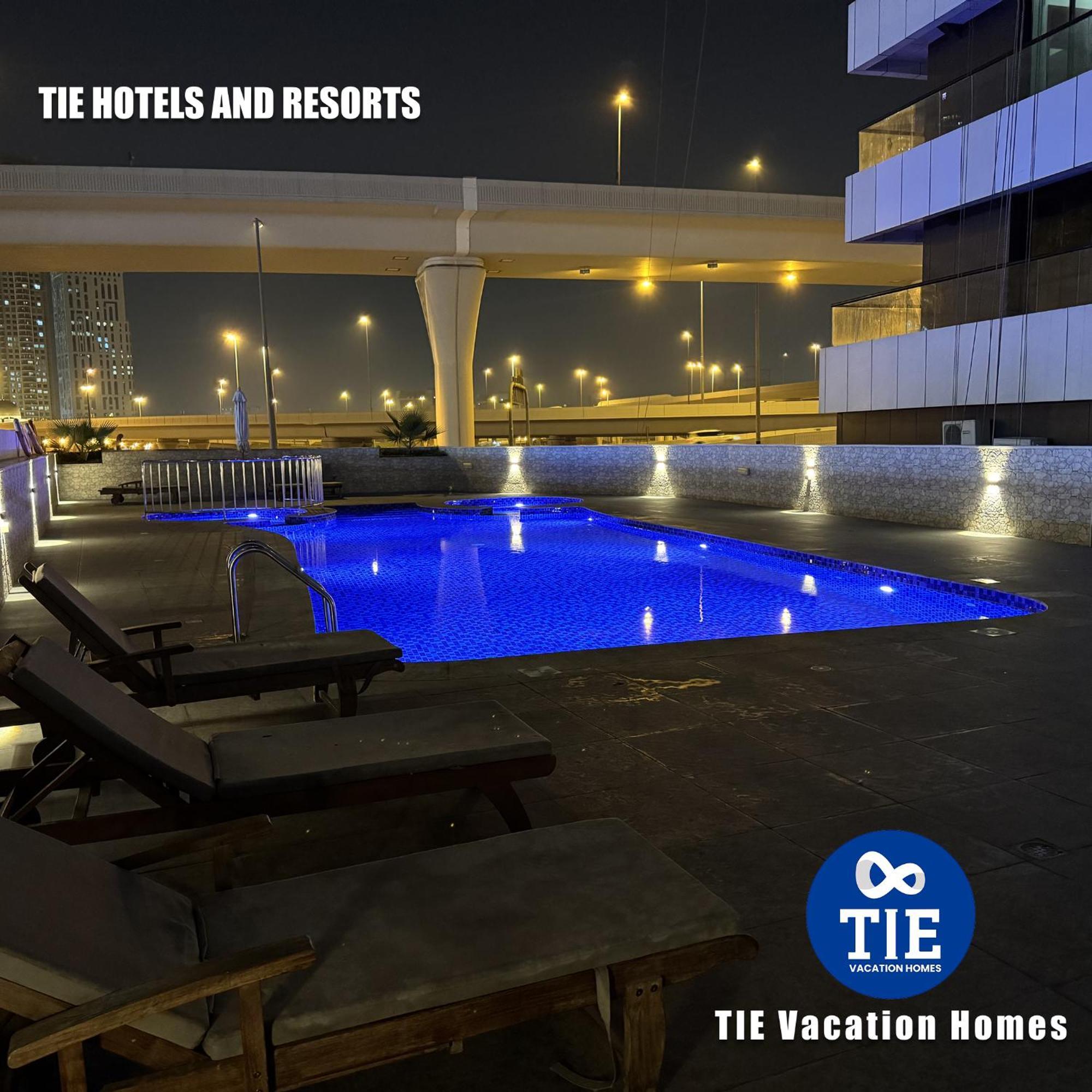 Marina Beachview - Tie