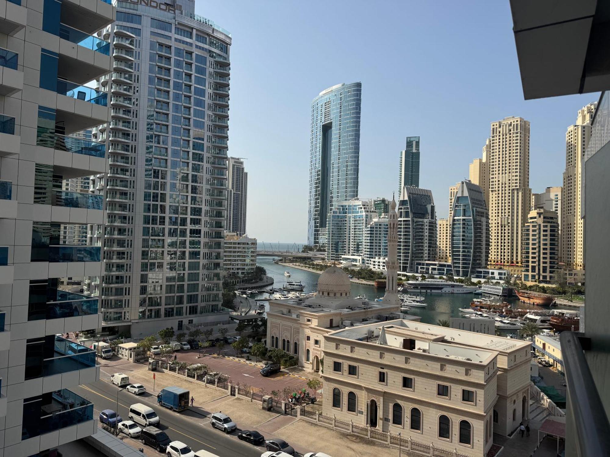 Marina Beachview - Tie
